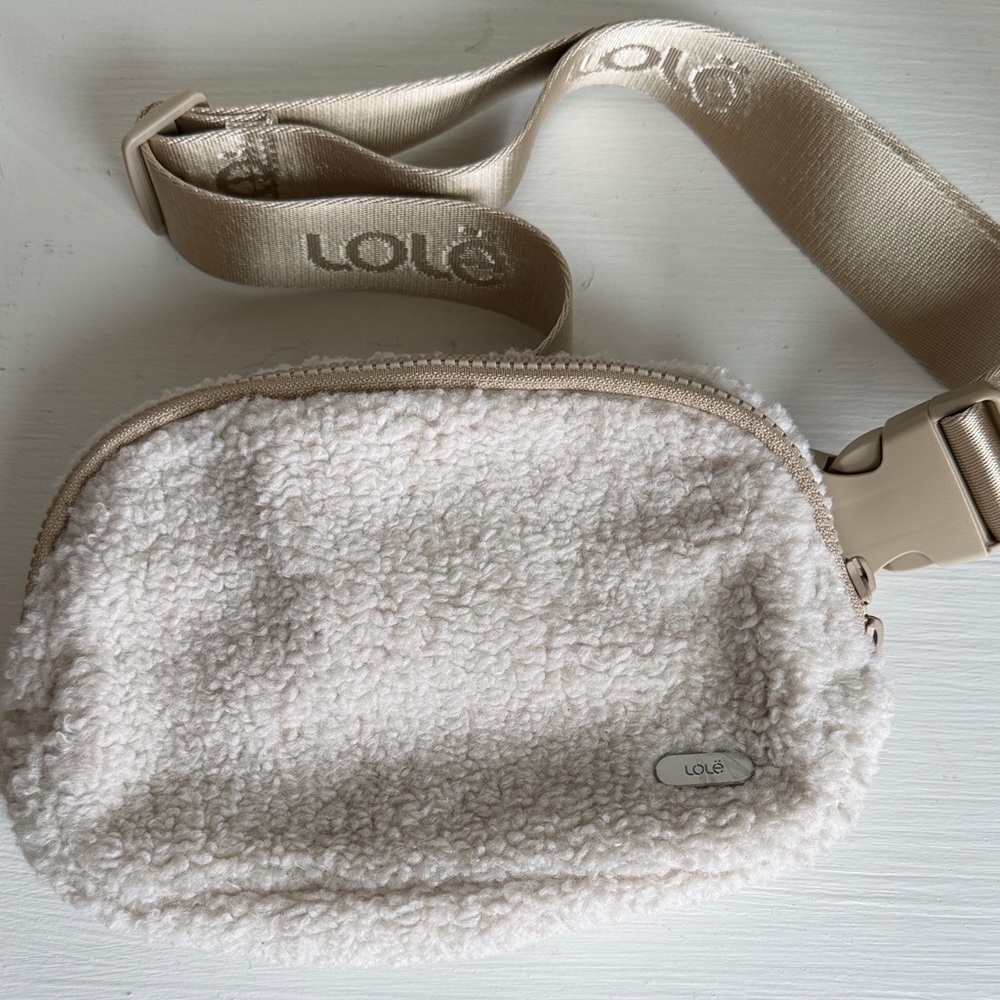 Lole Beige Cream Sherpa Crossbody Belt Bag. NWOT